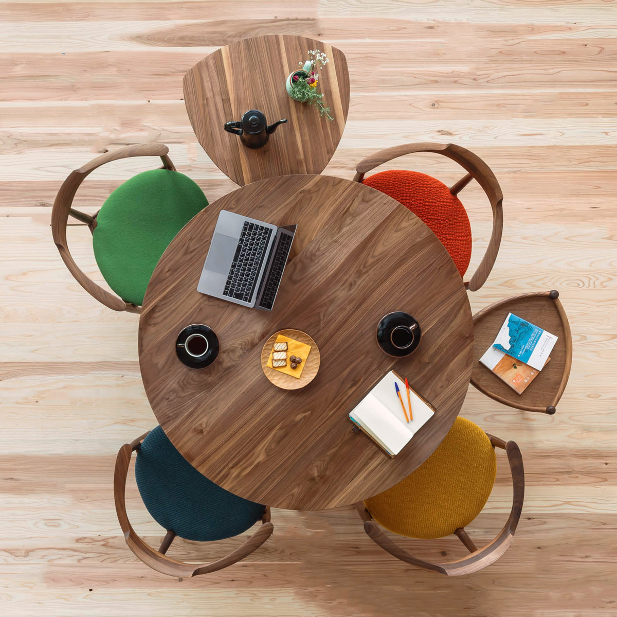 コーナーチェア・丸テーブル コーナーチェア・丸テーブル シンケンスタイルファニチャー