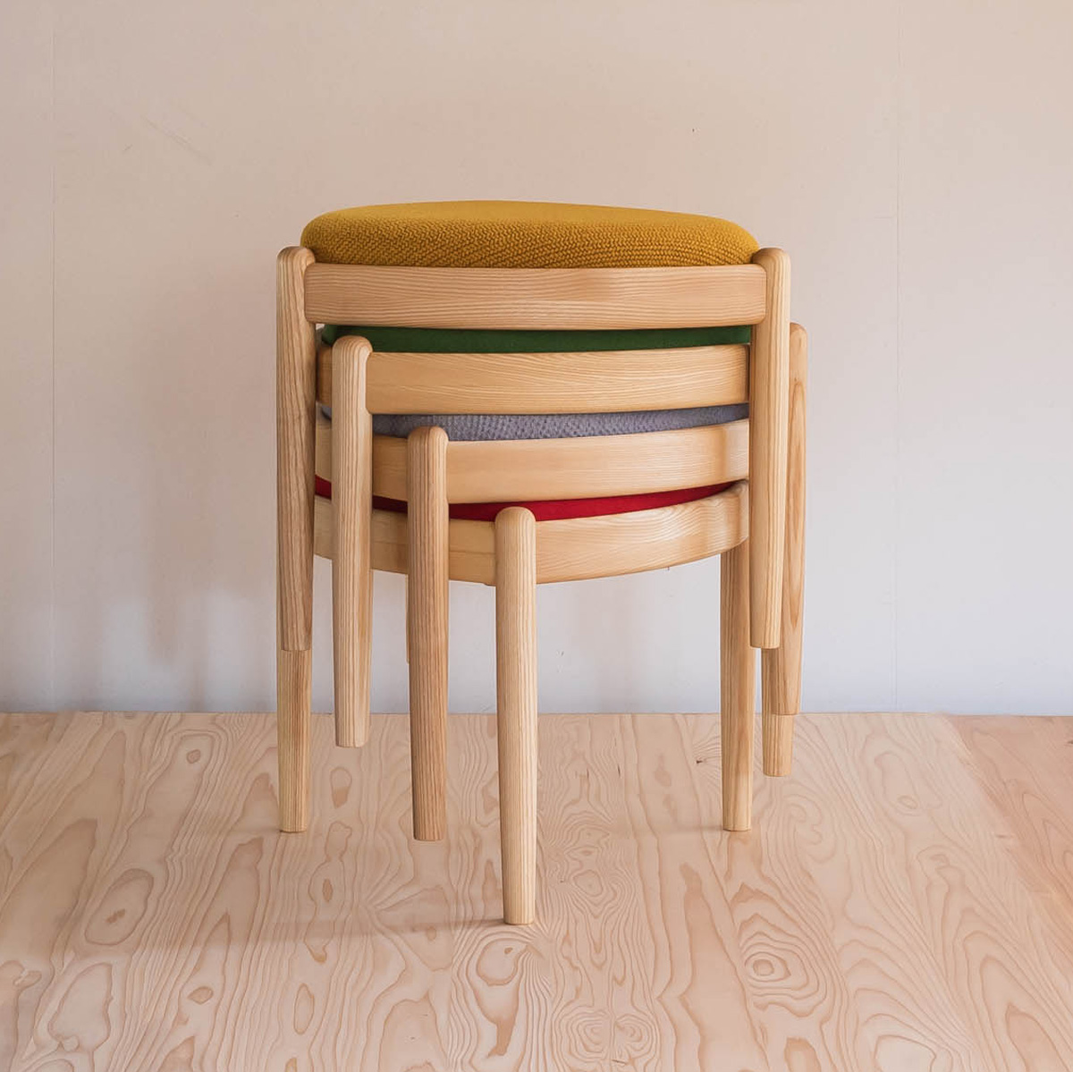 三角スツール スタッキング 三角スツール